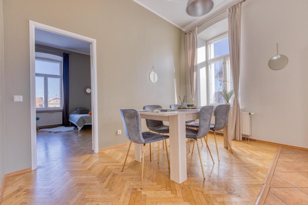 Historic Residence Apartments At Old Town Tallinn Exterior photo